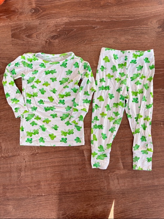 little pajama co Other - Kids Bamboo Pajama Set with Green Clovers